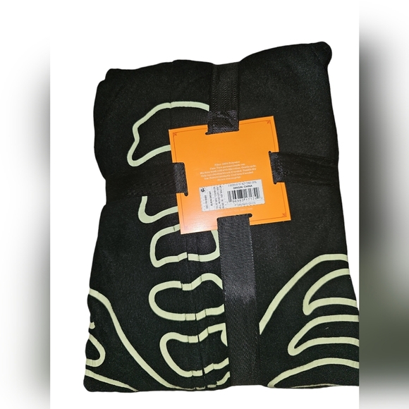 Woman's XS Halloween PJ Set Glow In The Dark - Picture 3 of 3